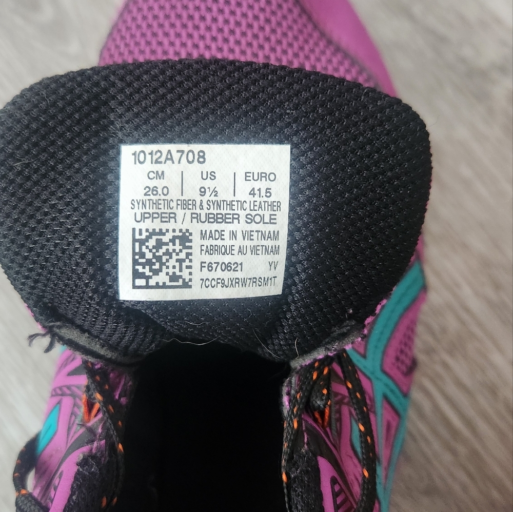 Asics multicolor womens sneakers, barely worn, size 9 1/2